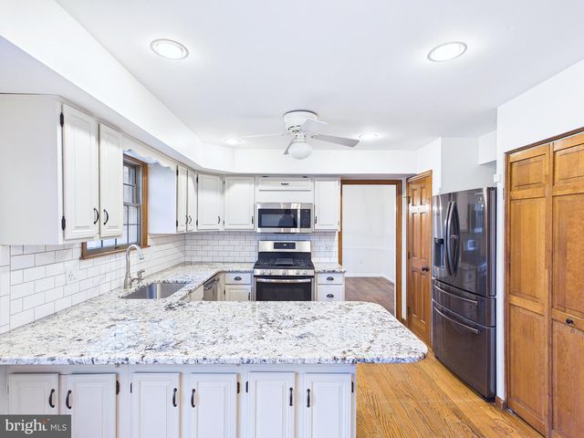 415 SIOUX DR, Mechanicsburg, PA 17050