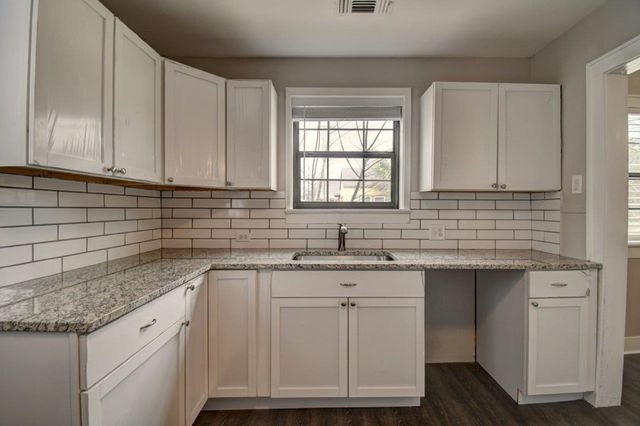 1707-B E Main St, Kerrville, TX 78028