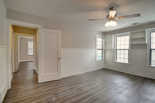 1707-B E Main St, Kerrville, TX 78028