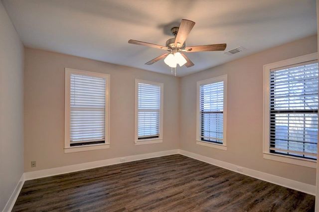 1707-B E Main St, Kerrville, TX 78028