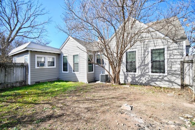 1707-B E Main St, Kerrville, TX 78028