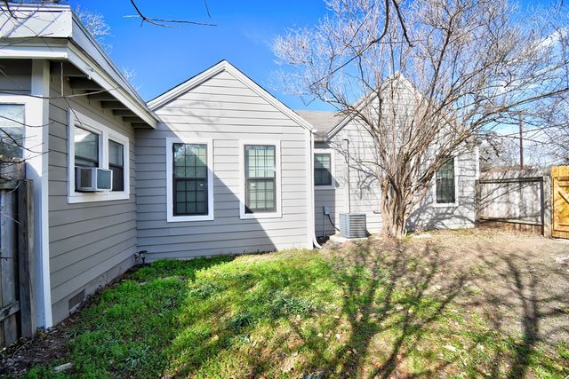 1707-B E Main St, Kerrville, TX 78028