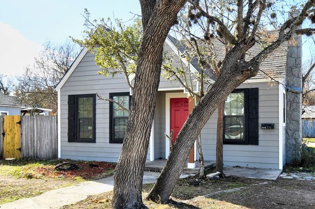 1707-B E Main St, Kerrville, TX 78028