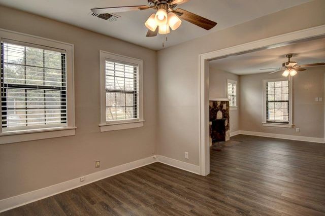 1707-B E Main St, Kerrville, TX 78028