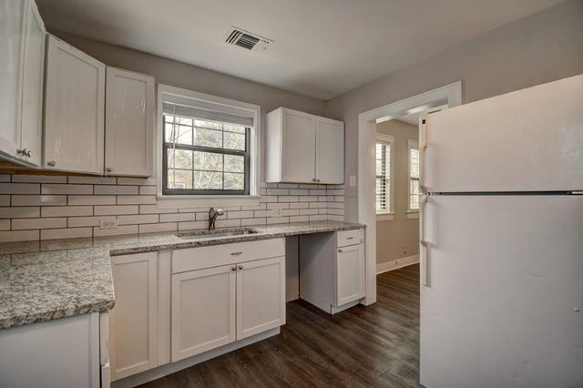 1707-B E Main St, Kerrville, TX 78028