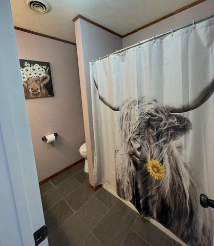 1010 W 8th Street, Clarendon, TX 79226