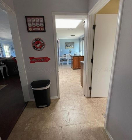 1010 W 8th Street, Clarendon, TX 79226