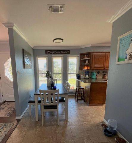 1010 W 8th Street, Clarendon, TX 79226