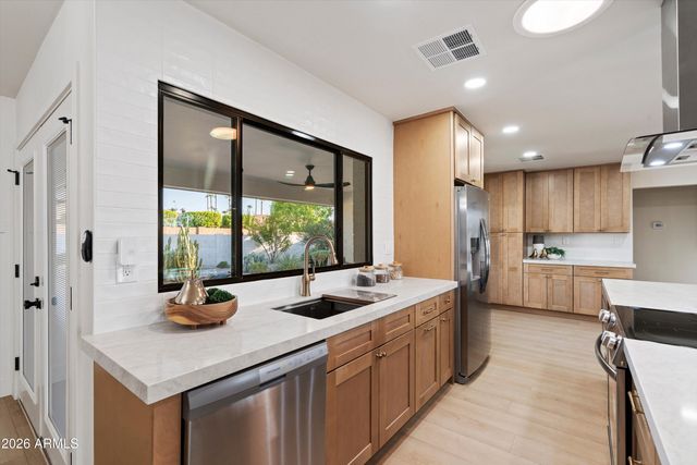 1019 E WATSON Drive, Tempe, AZ 85283