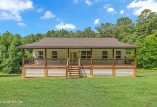123 Cove Springs Drive, Dandridge, TN 37725
