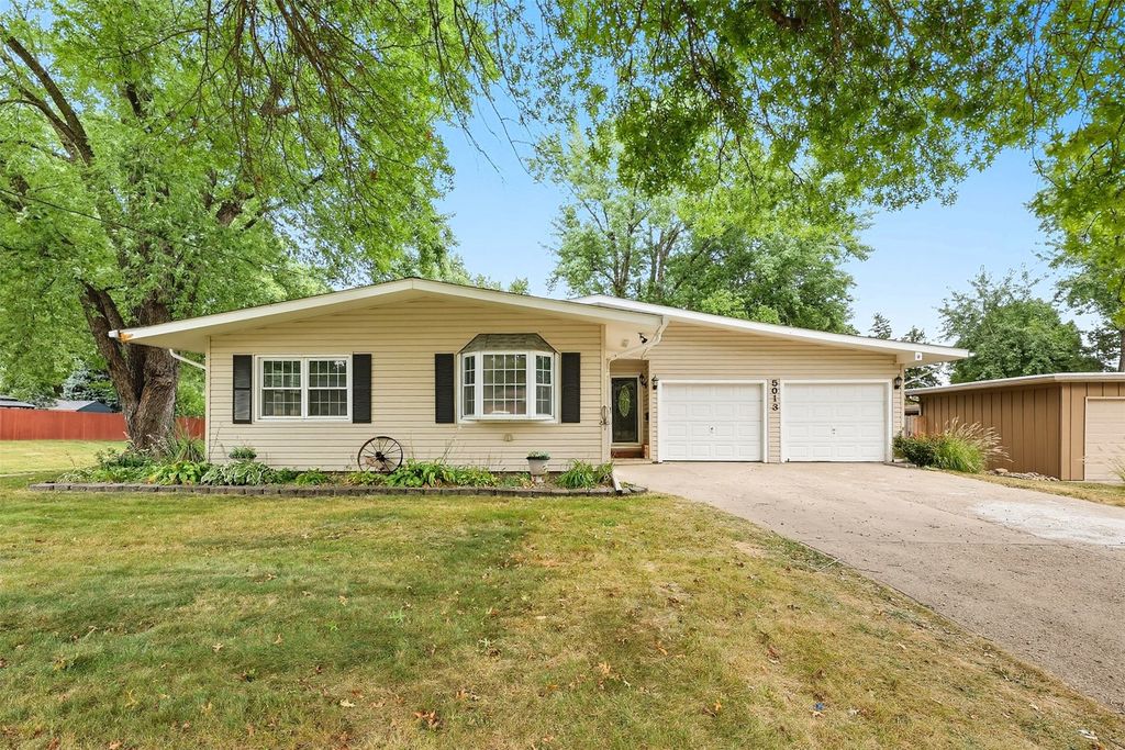 5013 SW 16th Street, Des Moines, IA 50315