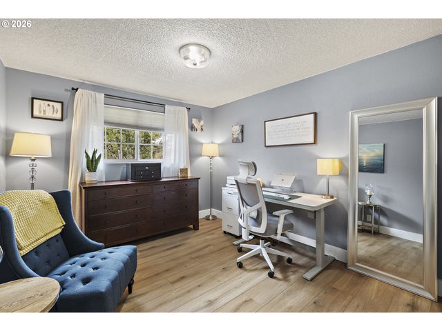 764 FAYMAR Dr, Keizer, OR 97303