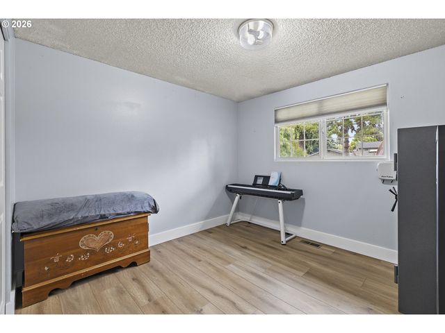 764 FAYMAR Dr, Keizer, OR 97303