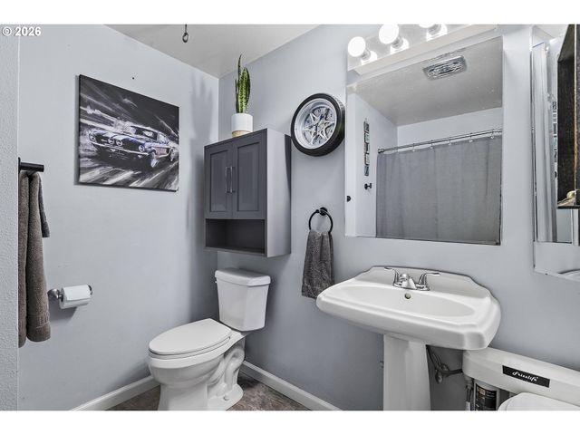 764 FAYMAR Dr, Keizer, OR 97303