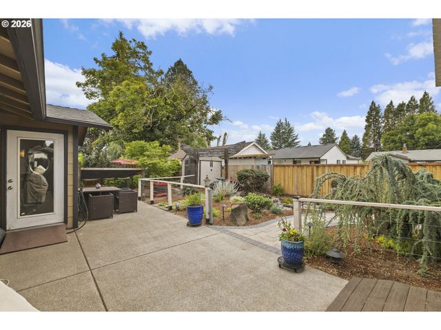 764 FAYMAR Dr, Keizer, OR 97303