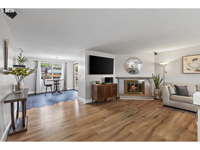 764 FAYMAR Dr, Keizer, OR 97303