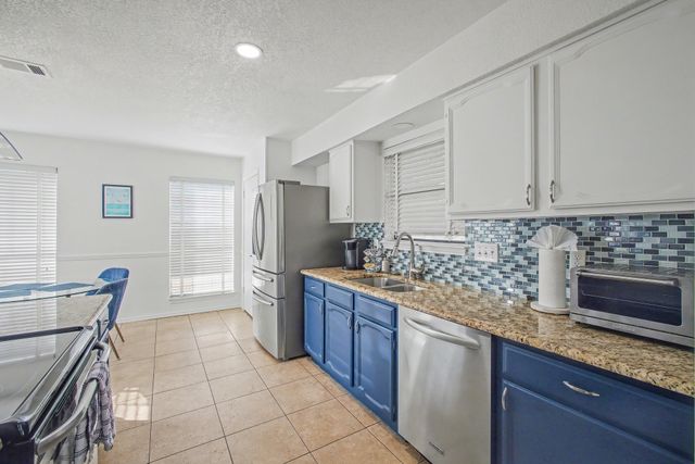 913 Sandhurst Drive, Plano, TX 75025