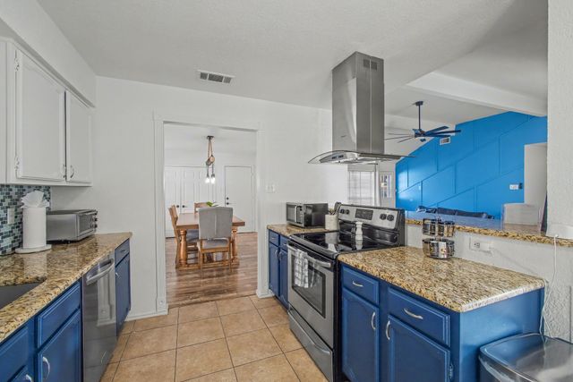 913 Sandhurst Drive, Plano, TX 75025