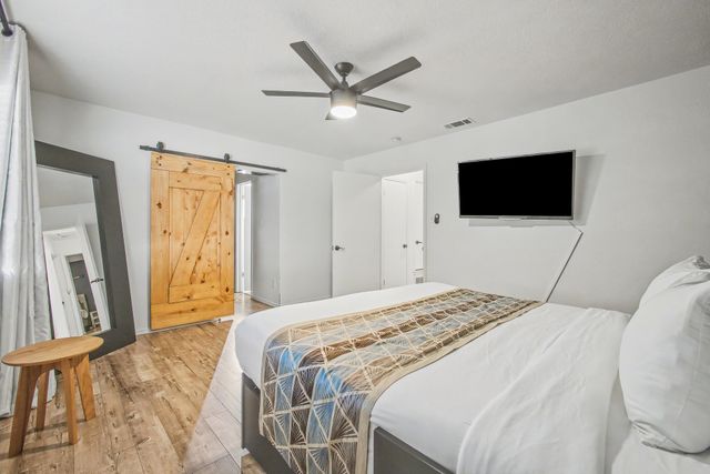 913 Sandhurst Drive, Plano, TX 75025