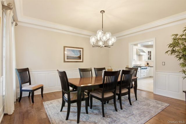 4 Daniel Way, Setauket, NY 11733