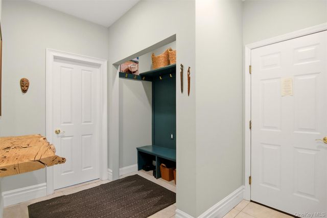 4 Daniel Way, Setauket, NY 11733