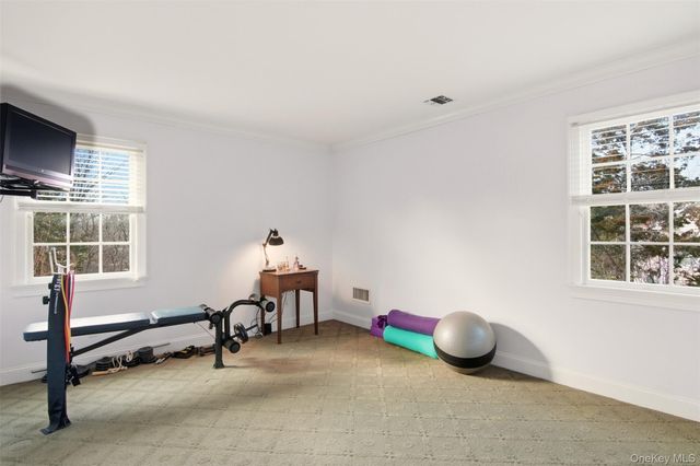 4 Daniel Way, Setauket, NY 11733