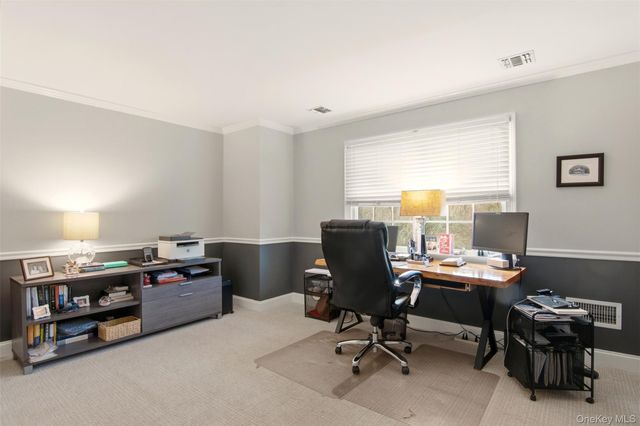 4 Daniel Way, Setauket, NY 11733