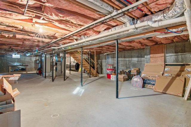 4 Daniel Way, Setauket, NY 11733