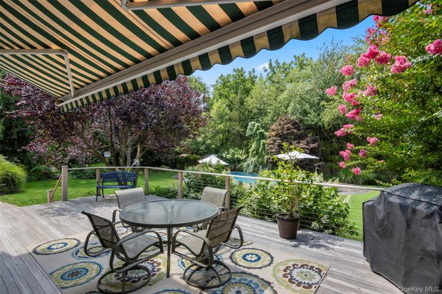 4 Daniel Way, Setauket, NY 11733