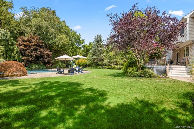 4 Daniel Way, Setauket, NY 11733