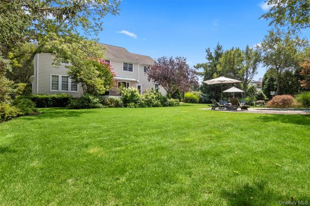 4 Daniel Way, Setauket, NY 11733