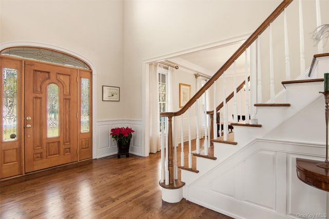 4 Daniel Way, Setauket, NY 11733