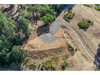 367 KARENZA Ln, Roseburg, OR 97471