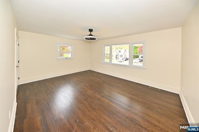 190 Madison Avenue 1, Midland Park, NJ 07432