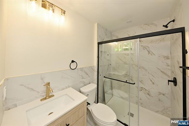 190 Madison Avenue 1, Midland Park, NJ 07432