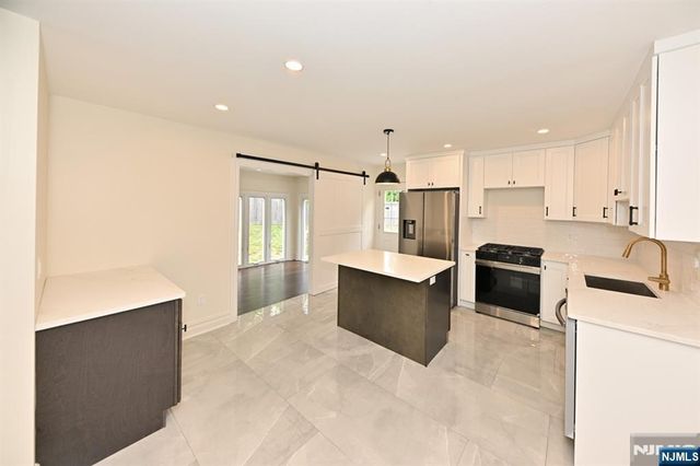 190 Madison Avenue 1, Midland Park, NJ 07432
