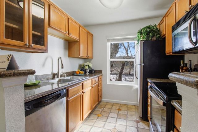 160 160 Reflections Dr 23, San Ramon, CA 94583