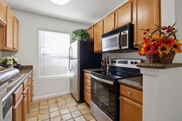 160 160 Reflections Dr 23, San Ramon, CA 94583