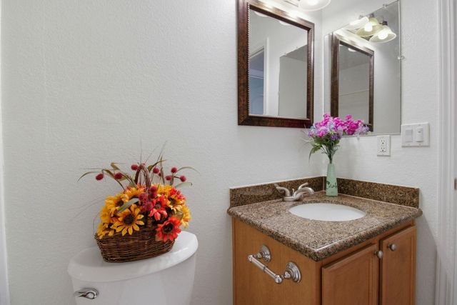 160 160 Reflections Dr 23, San Ramon, CA 94583