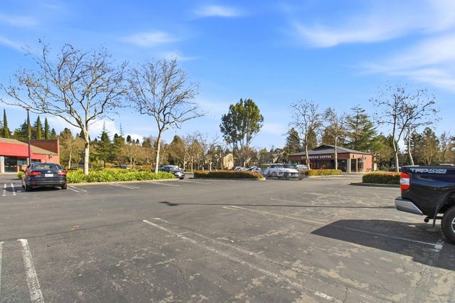 160 160 Reflections Dr 23, San Ramon, CA 94583