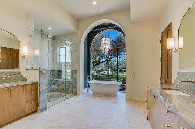 242 La Serena LOOP, Horseshoe Bay, TX 78657