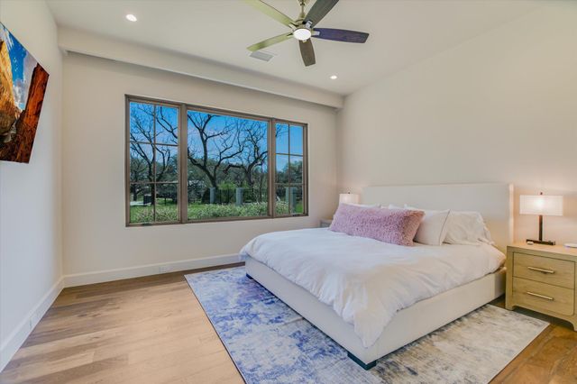 242 La Serena LOOP, Horseshoe Bay, TX 78657