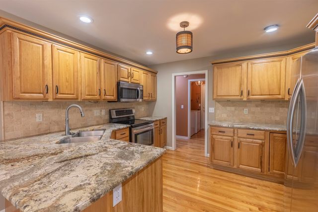 2365 Flagstone Drive, Flushing, MI 48433