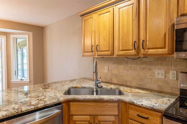 2365 Flagstone Drive, Flushing, MI 48433