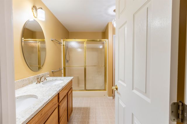 2365 Flagstone Drive, Flushing, MI 48433