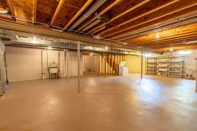 2365 Flagstone Drive, Flushing, MI 48433