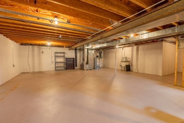 2365 Flagstone Drive, Flushing, MI 48433