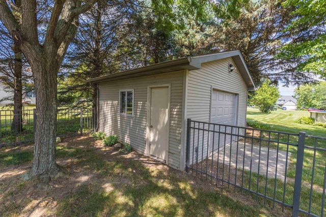 2365 Flagstone Drive, Flushing, MI 48433