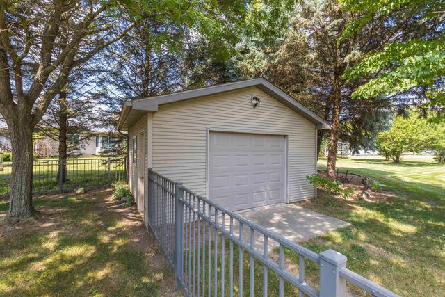 2365 Flagstone Drive, Flushing, MI 48433