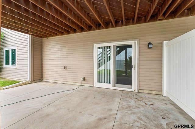 7809 S 22 Avenue, Bellevue, NE 68147